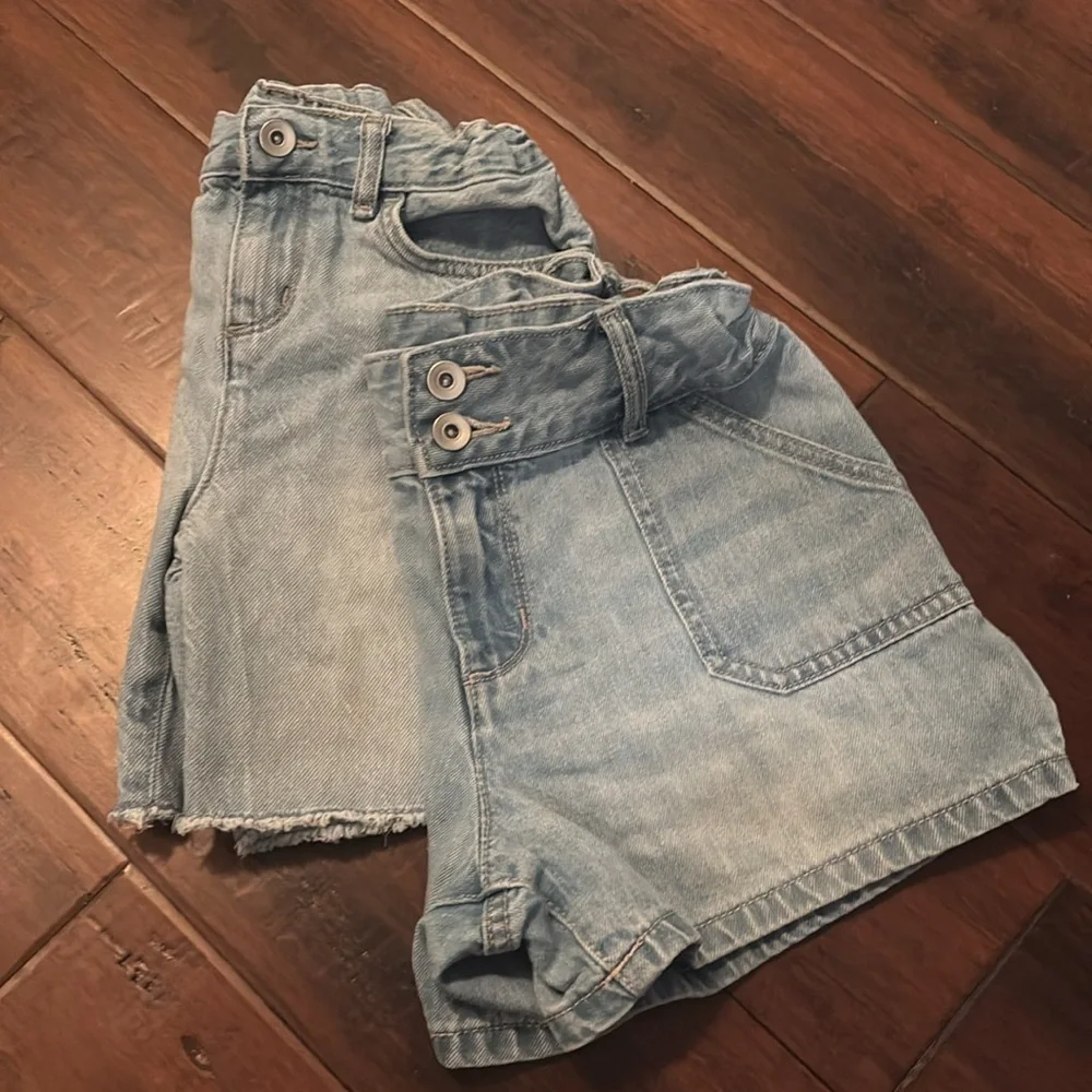 Children’s Place girls bundle size 12 and good condition- 2 pairs of shorts